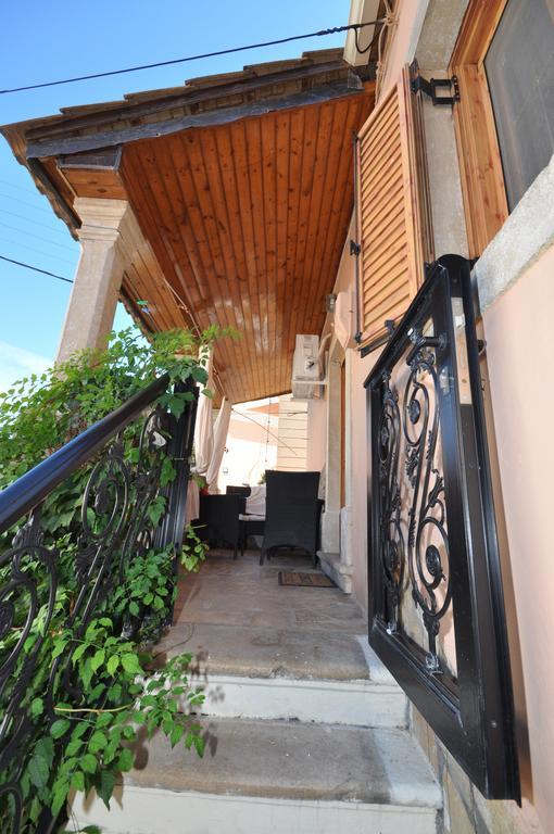 Villa Makrades パレオカストリッツア エクステリア 写真